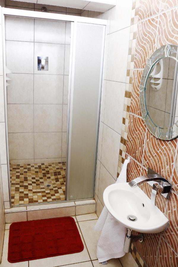 בלומפונטייין Baobab Tree Guest House מראה חיצוני תמונה