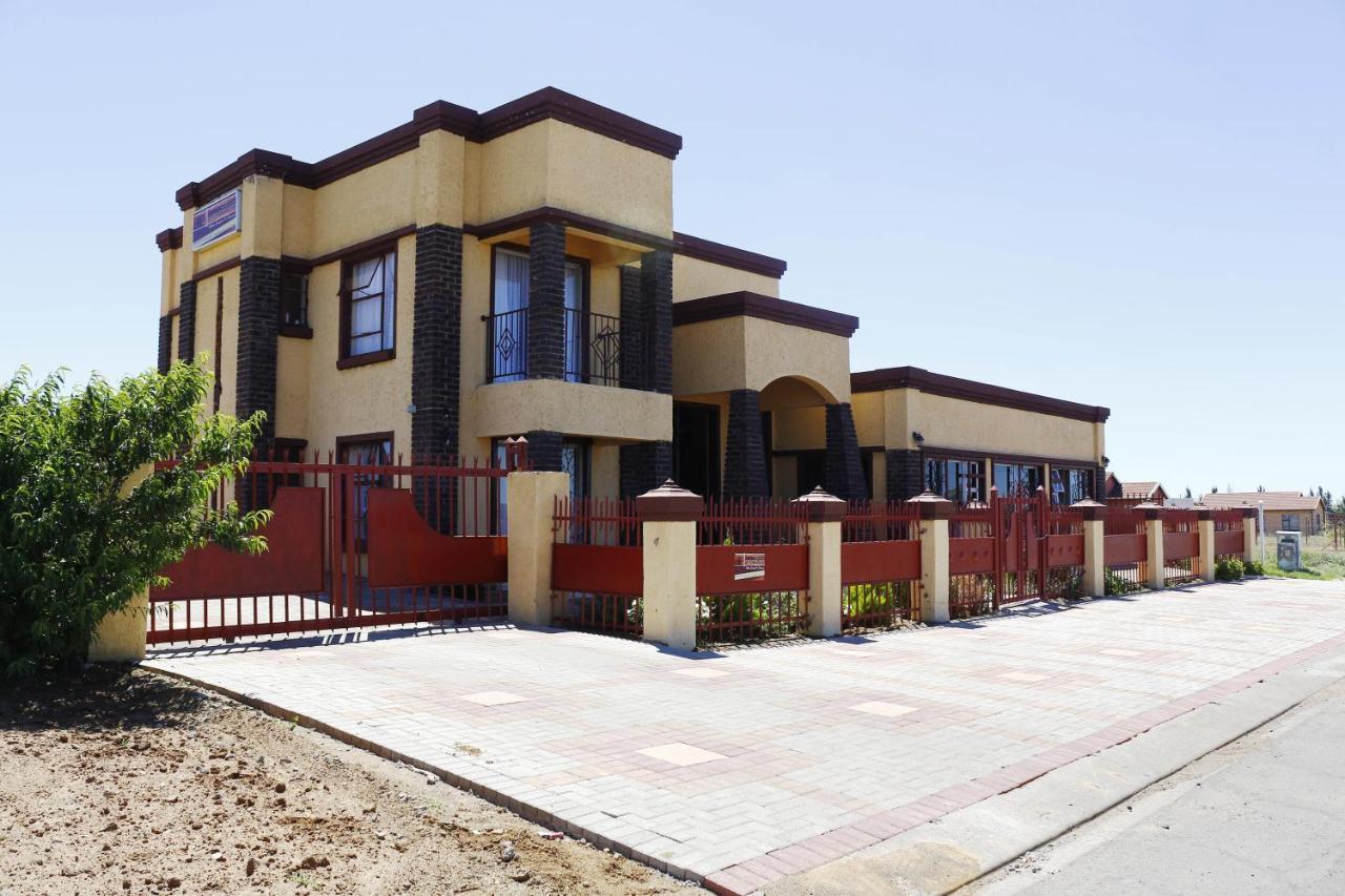 בלומפונטייין Baobab Tree Guest House מראה חיצוני תמונה